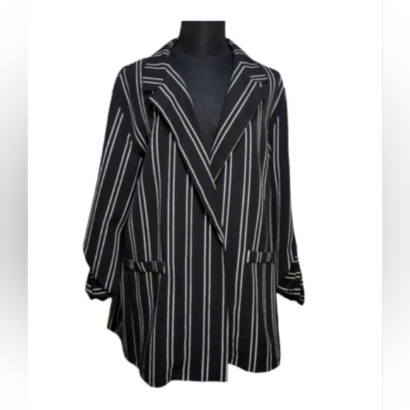 Blazer Black and White Pin Stripe BNWT - Picture 1 of 7